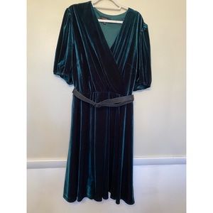 Dark green velvet fit and flare belted dress. Lane Bryant WORN ONCE